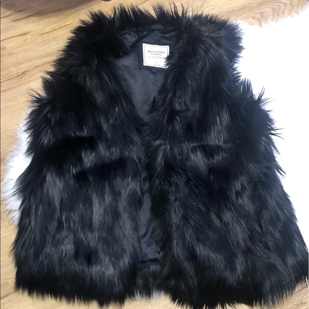 Black fur Abercrombie & Fitch vest
